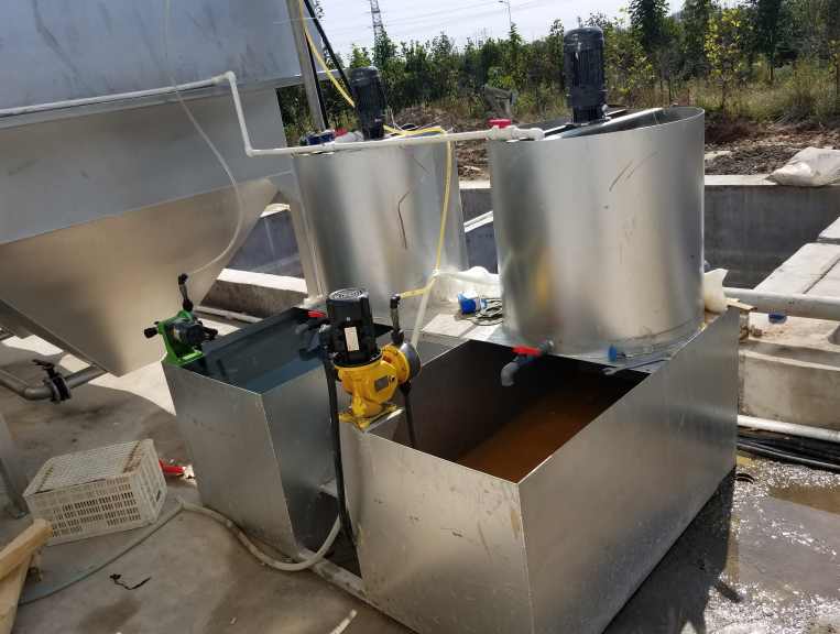 全自動加藥裝置設(shè)備用途，全自動智能加藥裝置價格，加藥裝置詳細(xì)介紹03